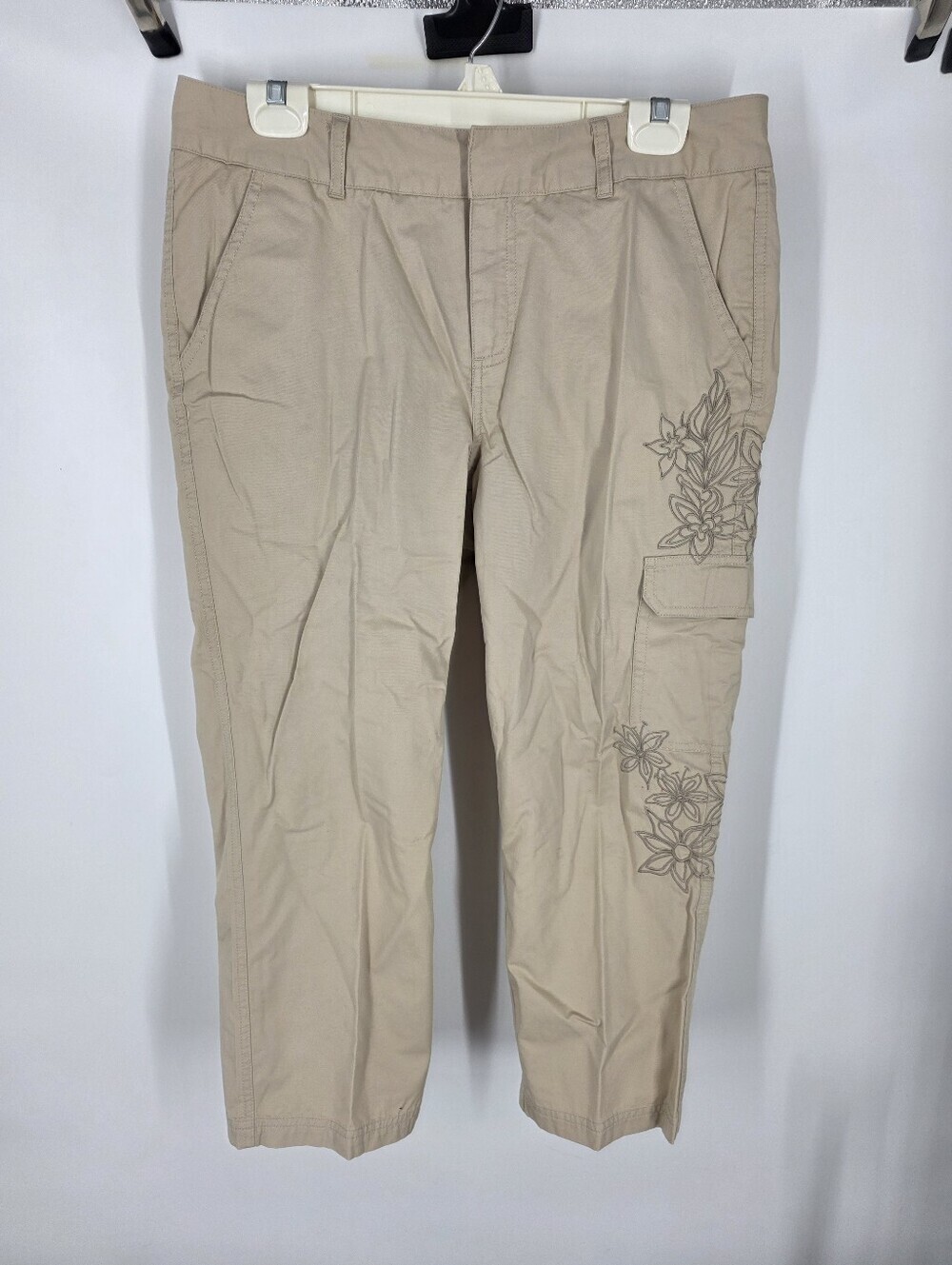 Caribbean Joe Beige Floral Embroidered Cargo Capri Pants Size 10